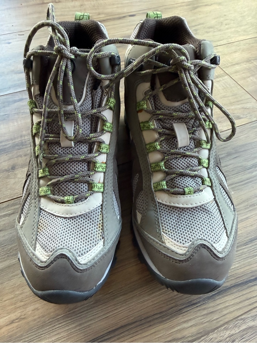 Merrell Women's Vibram Waterproof Hiking Boots sz 9.5